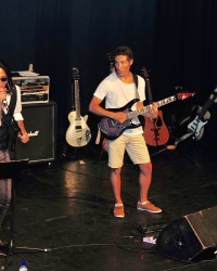 zw-MiVlduFW_u0RBEHfoB3Tcwofzzfb4U1QDqIkXKEw